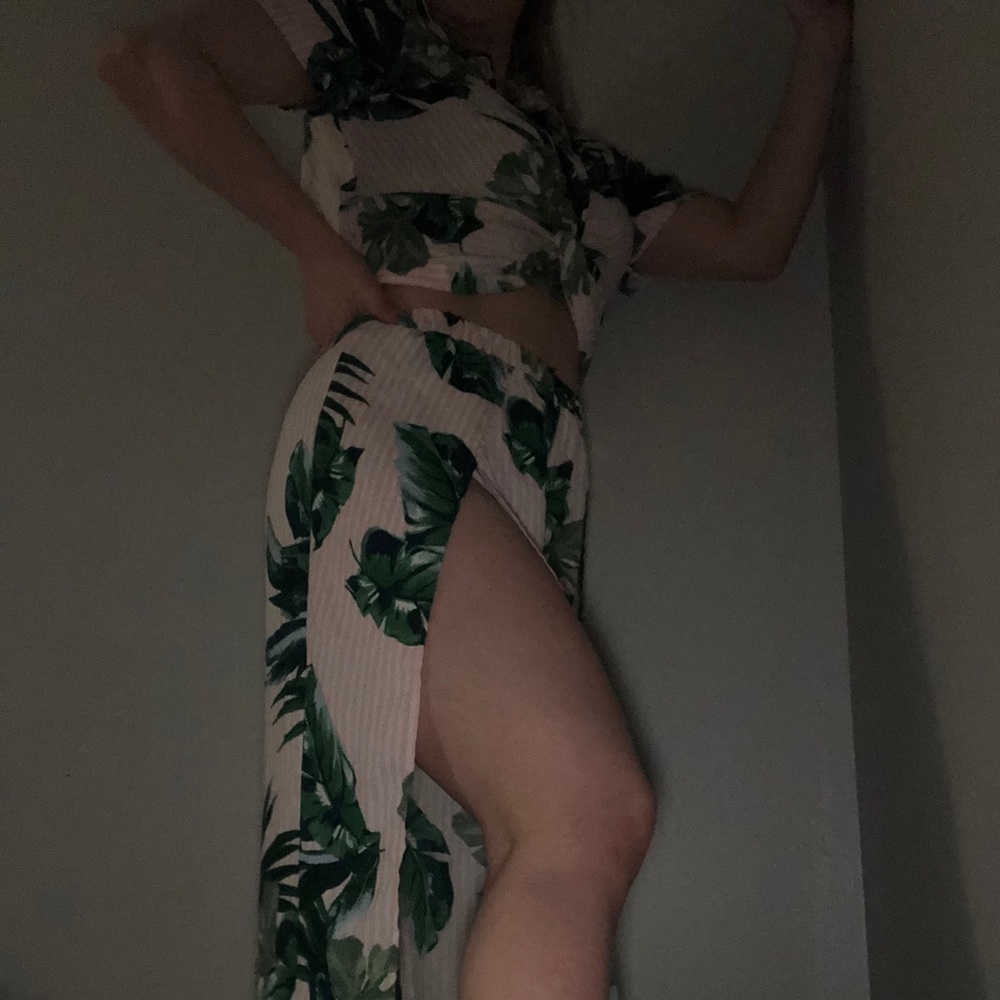 DONATED! Forever 21 Matching floral outfit - Picture 10 of 14